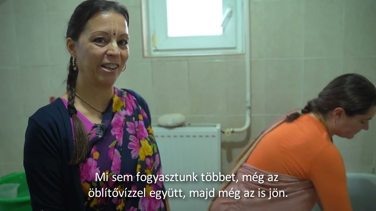 KrisnaNews: Az élet mosógép nélkül - kézi mosás Krisna-völgyben
