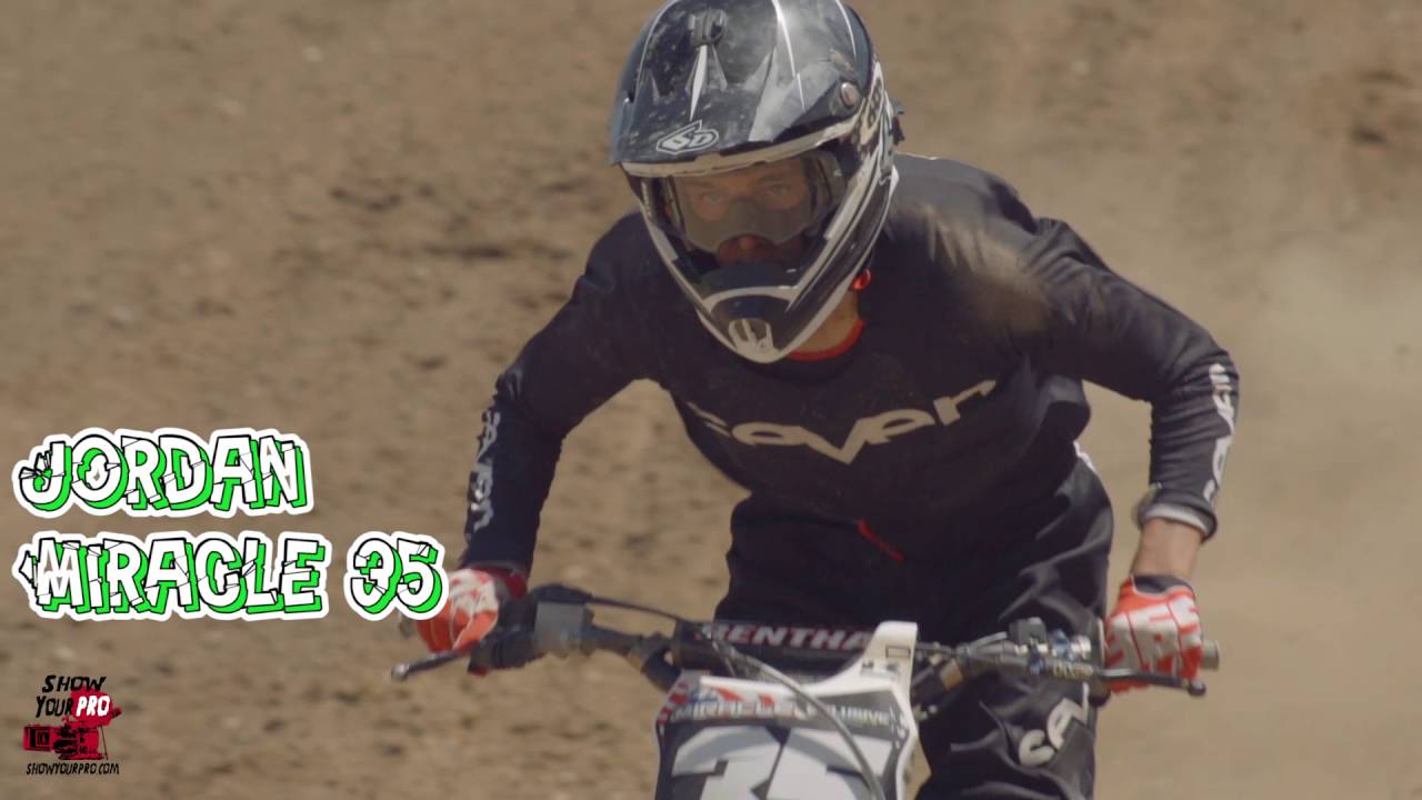 E-Street: Sand Surfers