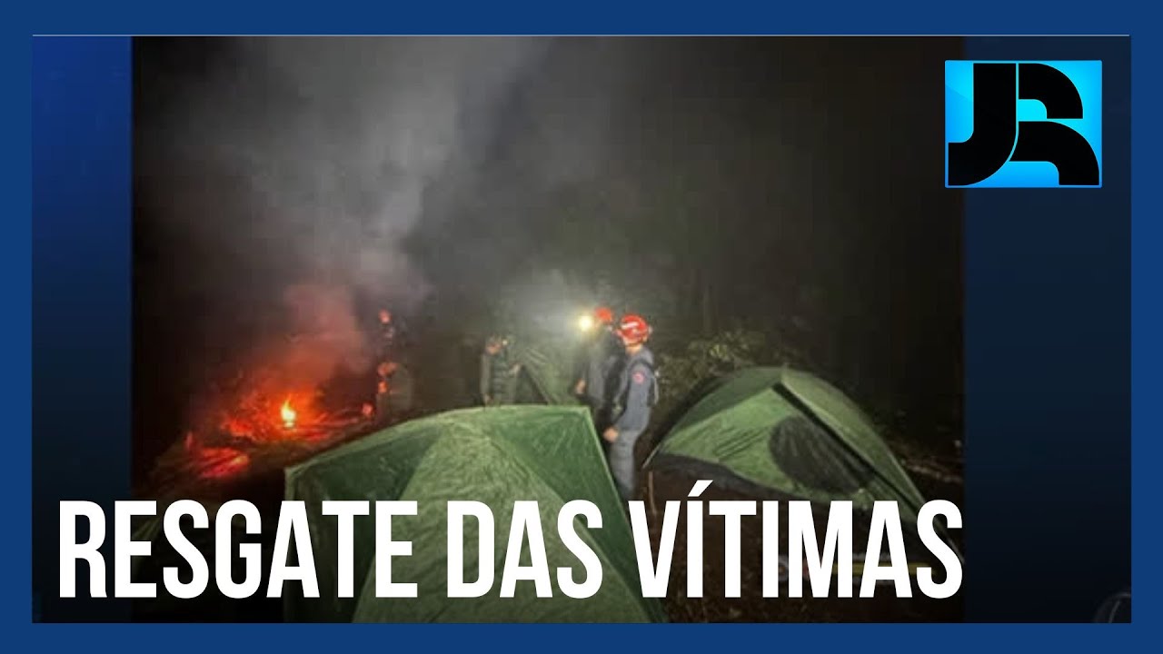 Peritos aguardam amanhecer para resgatar corpos das vítimas do acidente de helicóptero em SP