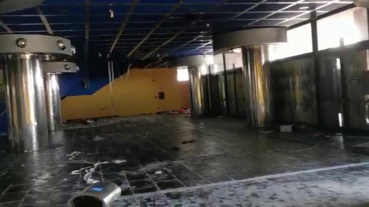Ecco come i vandali hanno ridotto l'ex Uci cinemas di Marghera: il videoreportage
