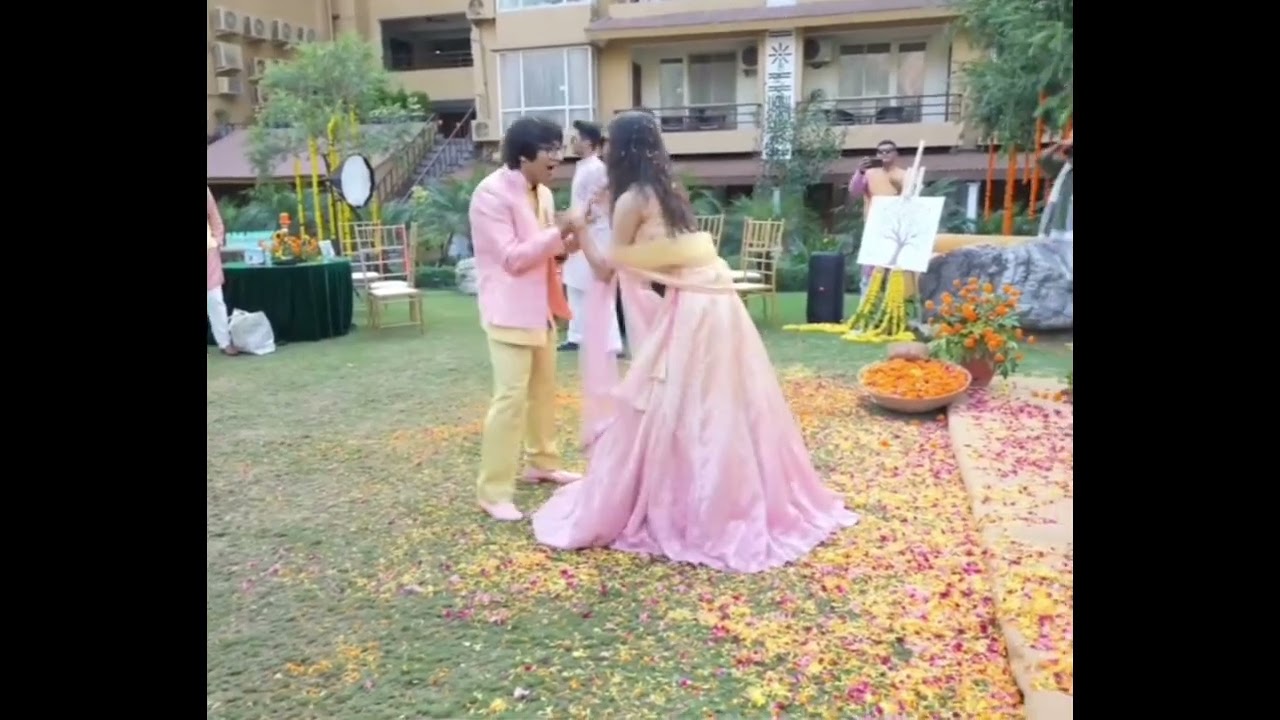 Sourav Joshi ❤️ Avantika Bhatt का Haldi Dance | Wedding Vibes | Viral Couple Moment @souravjvlogs 