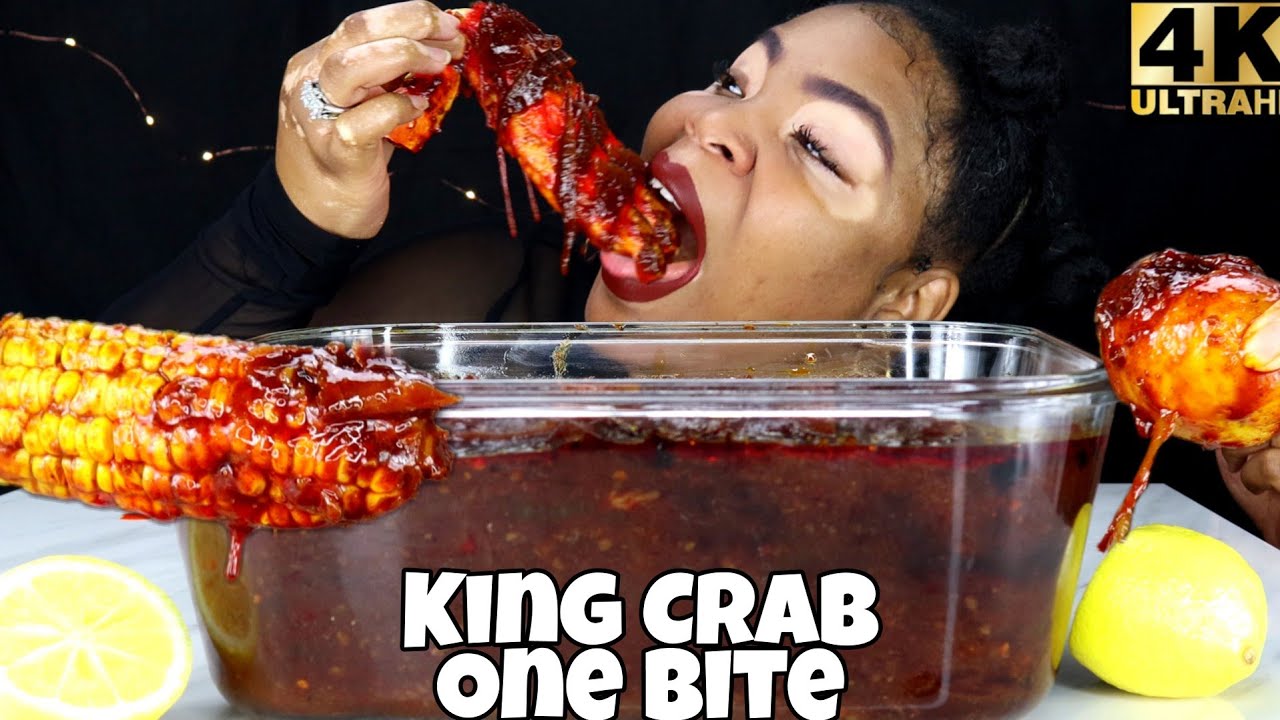 ASMR GIANT KING CRAB DE-SHELLED SEAFOOD BOIL (Eating Sounds) BIG BITES