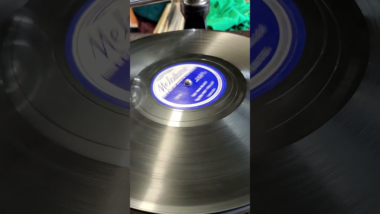 Vintage Columbia 78 Record Player.
