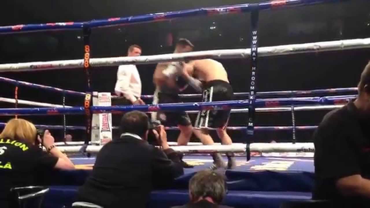 Ringside for Steve foster jnr on quigg undercard