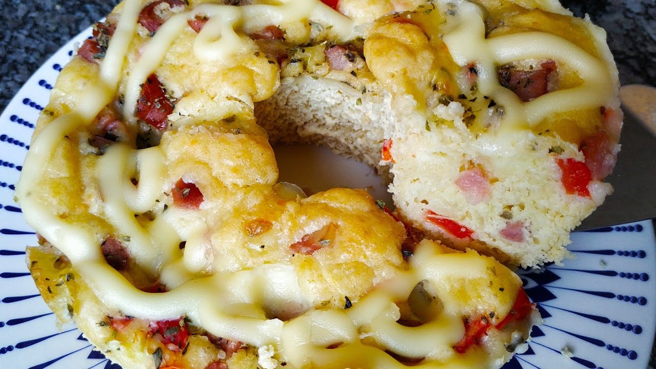 IMPOSSÍVEL COMER APENAS UM PEDAÇO ( Bolo Salgado )