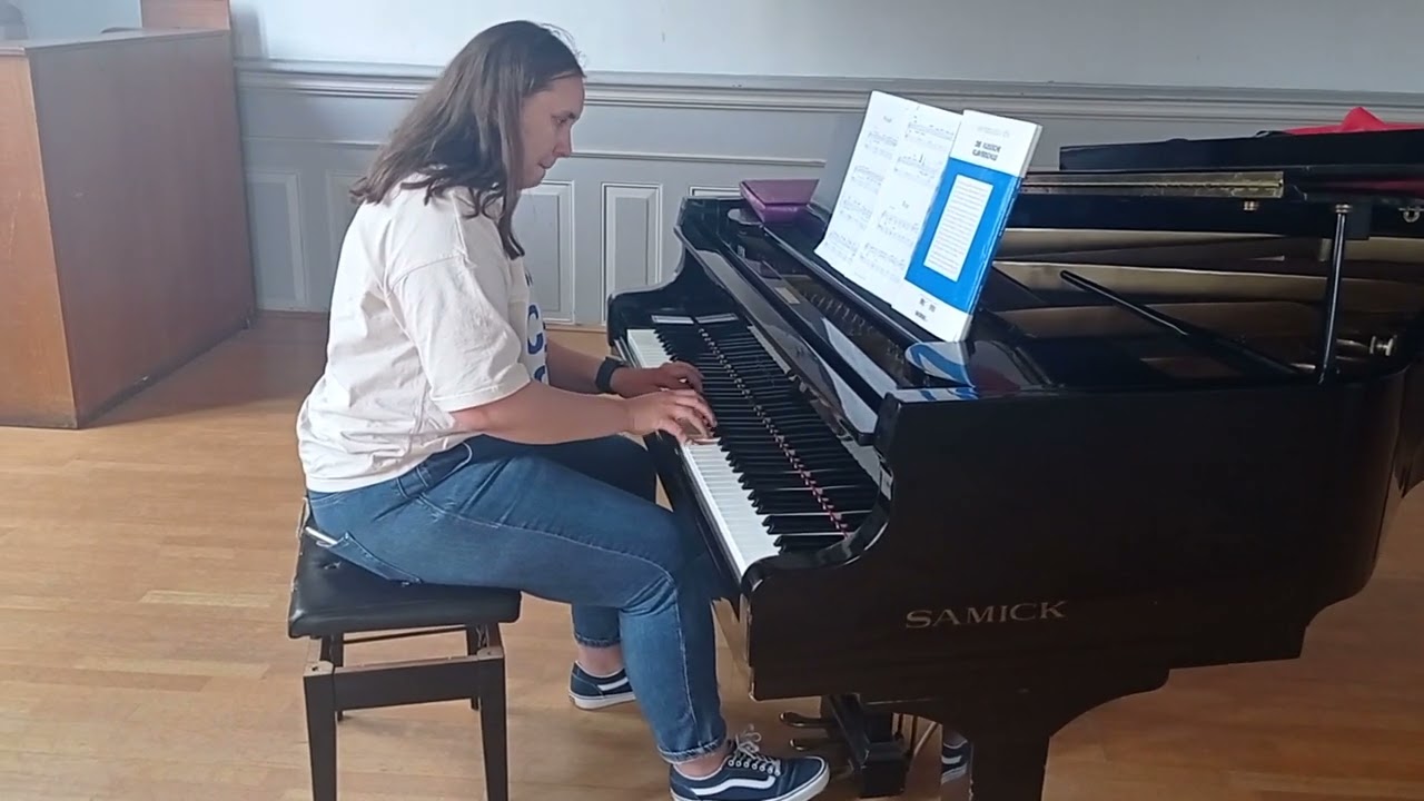 Katharina Butenhoff ||  Prelude,           D. Hellbach