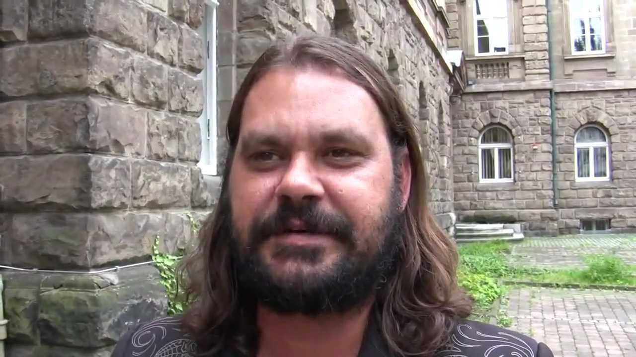 documenta 13: Warwick Thornton &uuml;ber Aborigines-Kunst (interview with the aboriginal film director)