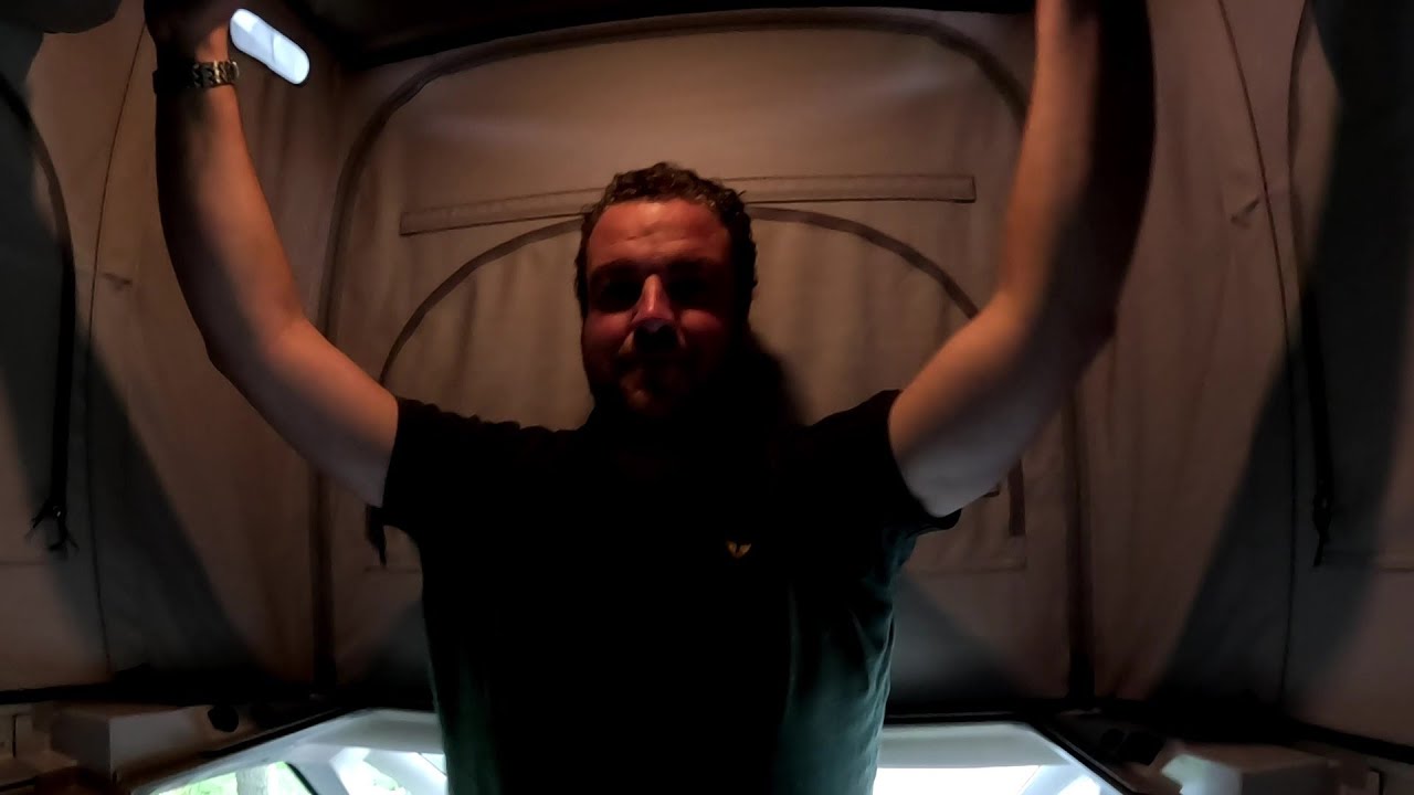 Hoe je op het bovenbed moet klimmen in de VW California T7 Ocean