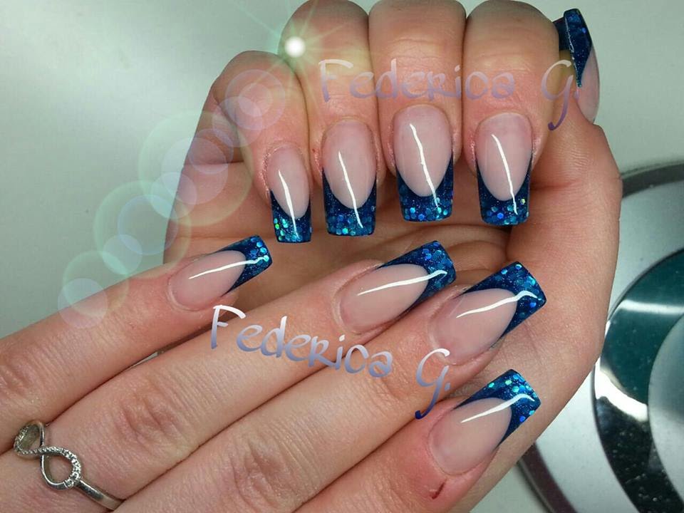 French inversa e Nail art french blu elettrico con paillettes!