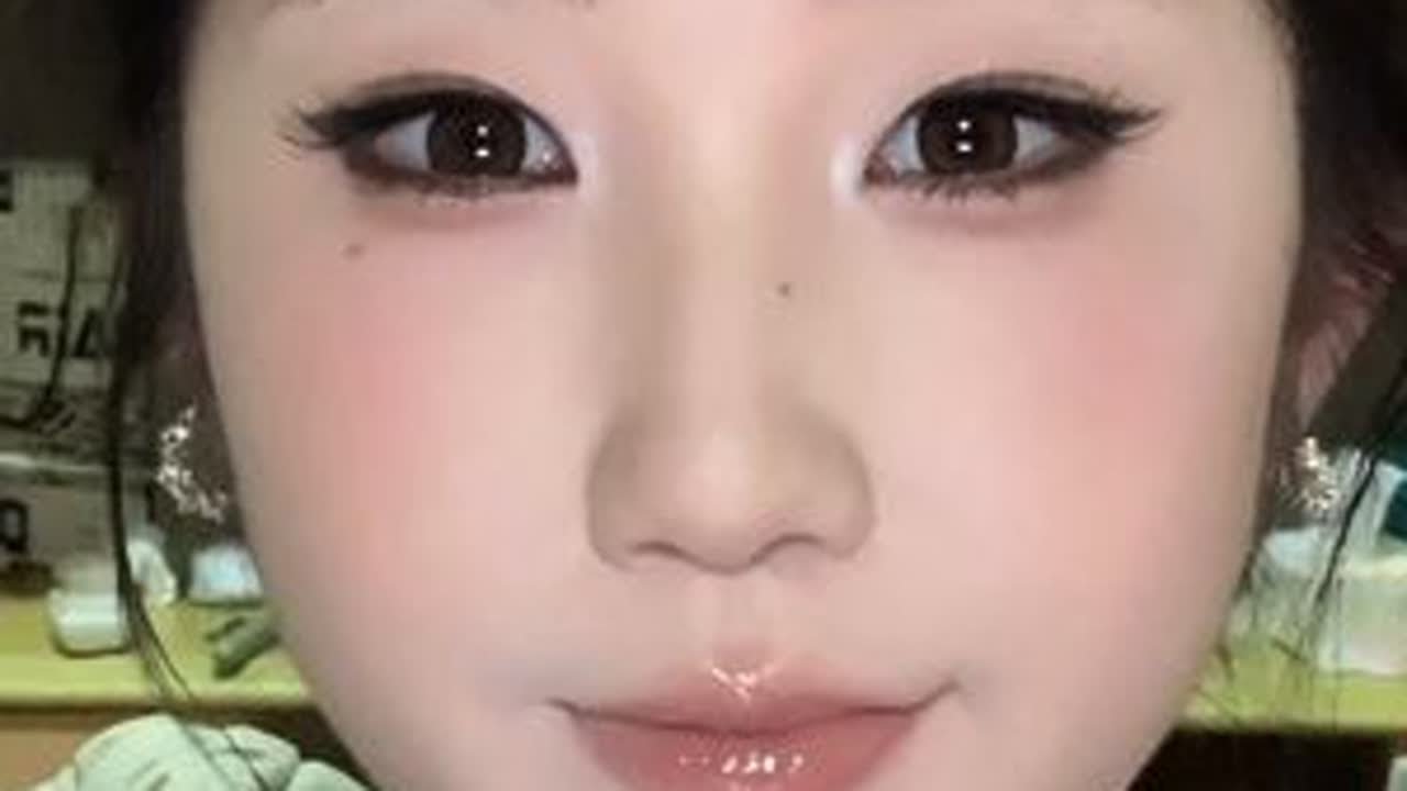 小烟熏妆教来啦，快来一起跟练吧#美妆 #妆教 #方圆脸 #肿眼泡 #烟熏妆