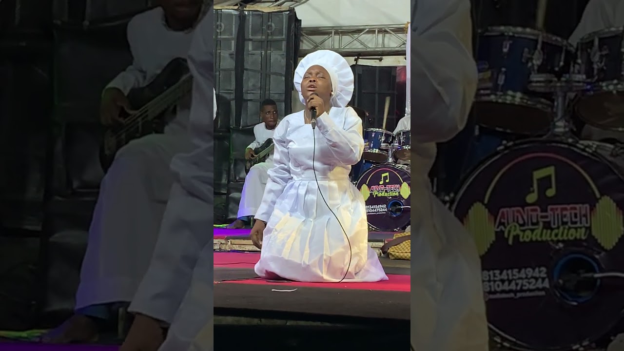 Feranmi Golden Angel ministering live at CCC OLUWASEUN PARISH Land Of Blessing Iba 🔥🔥