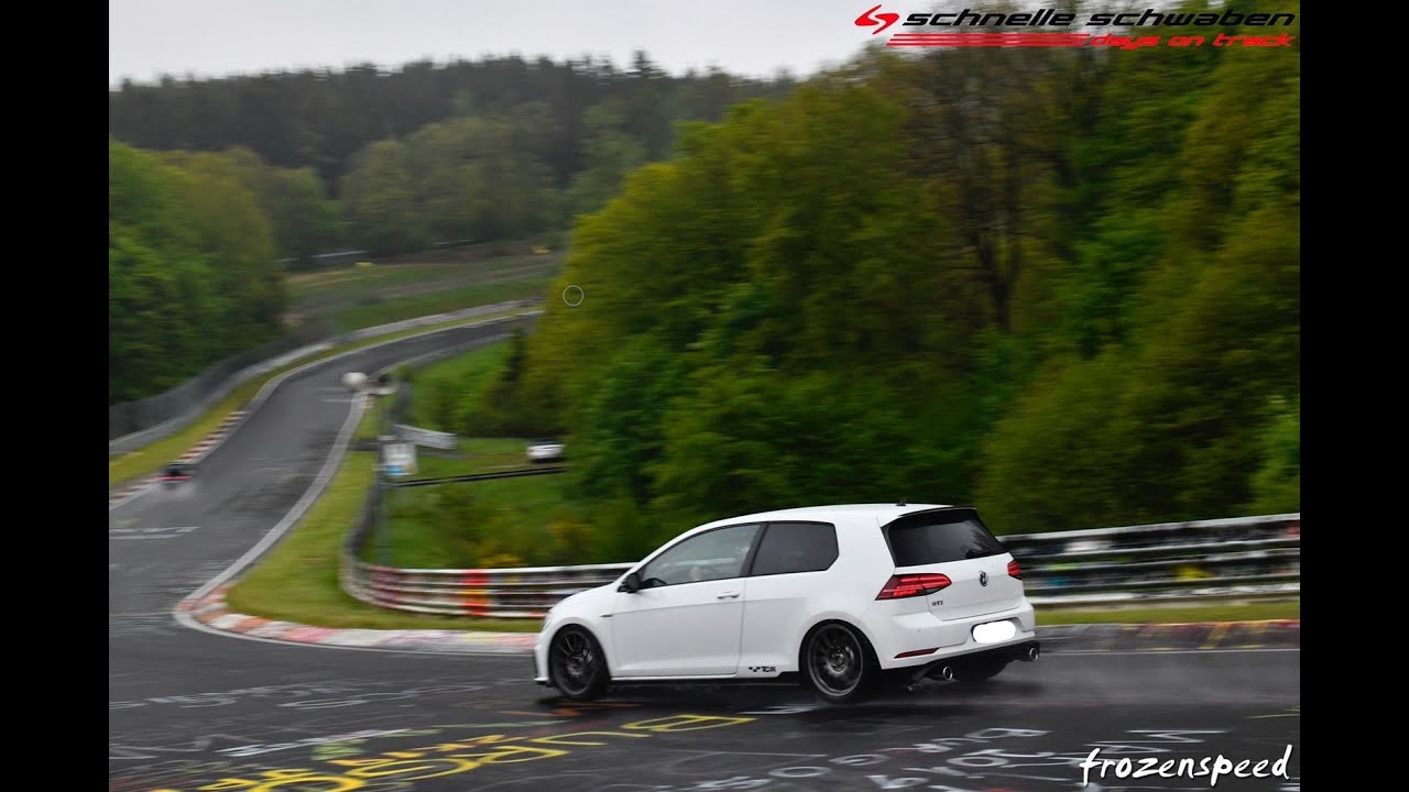 Golf GTI TCR chasing Porsche Cayman GT4 @ Nordschleife