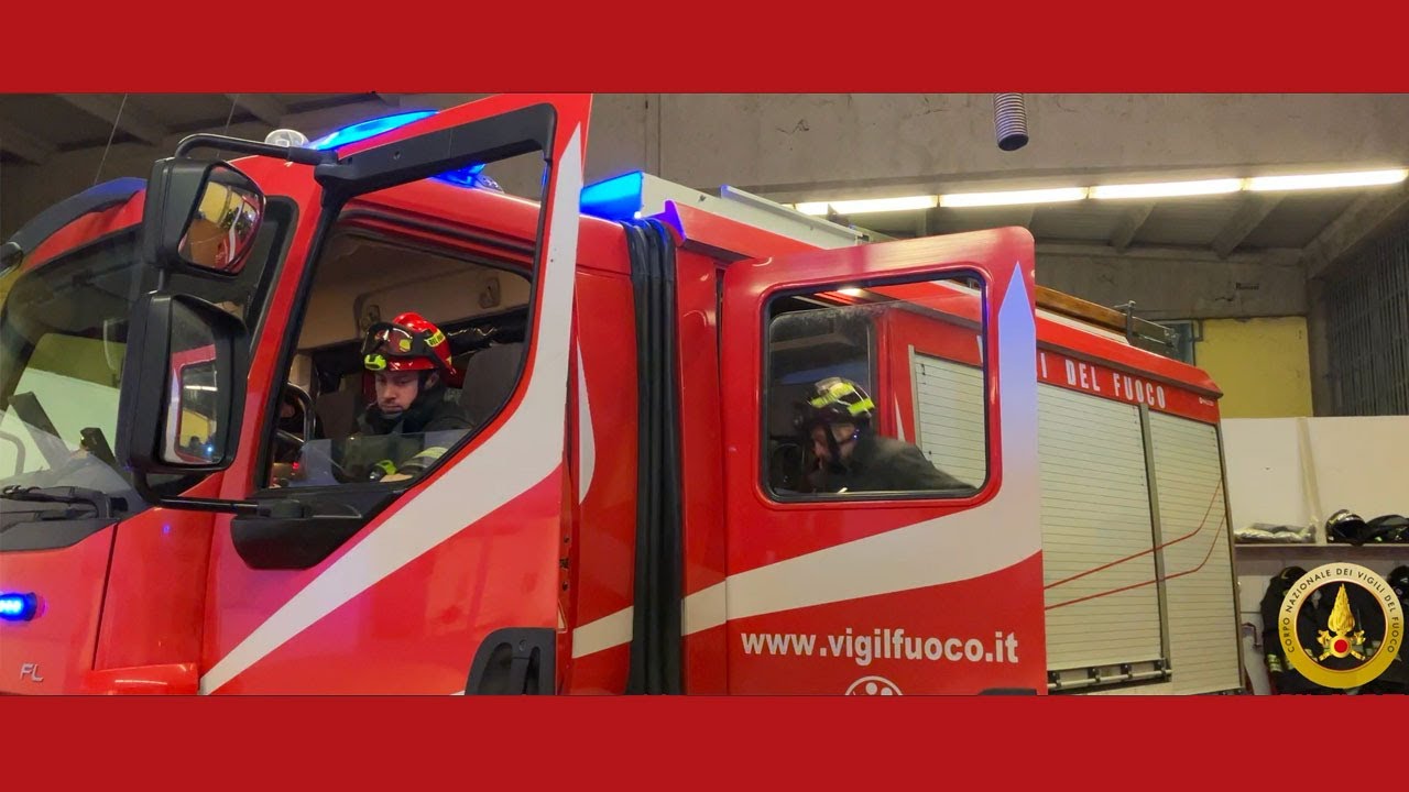 🚒 🎅 GLI AUGURI DI NATALE 2025 DEI VIGILI DEL FUOCO 🚒 🎅