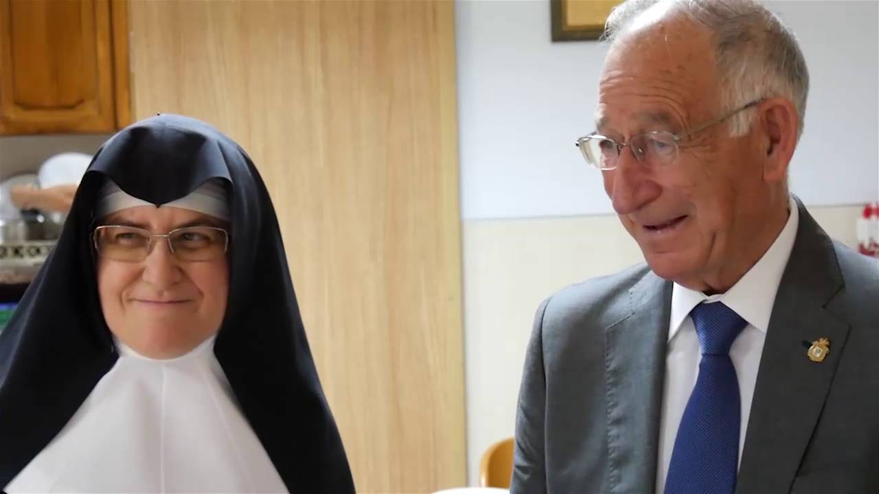 Entrega de productos de Almería a la Hermanitas de ancianos desamparados