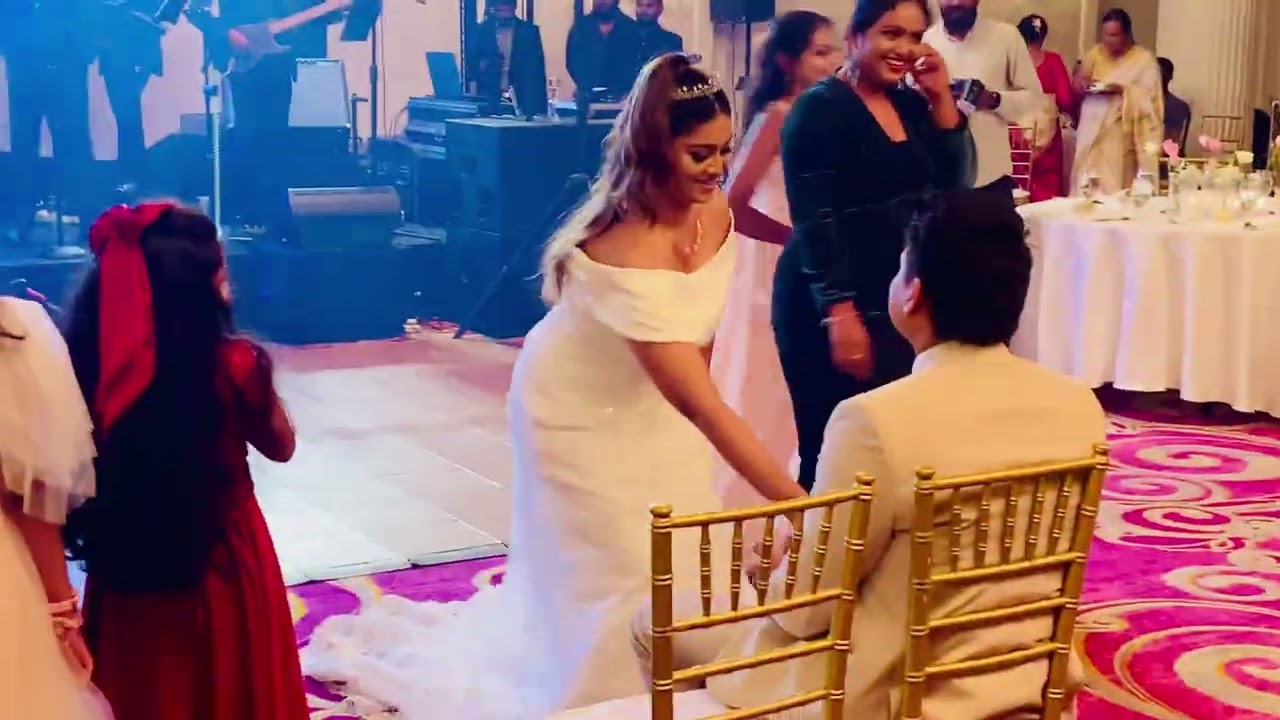 Surprise dance එක අස්සෙ සුද්දා දෙන අතල් එක 😅😂