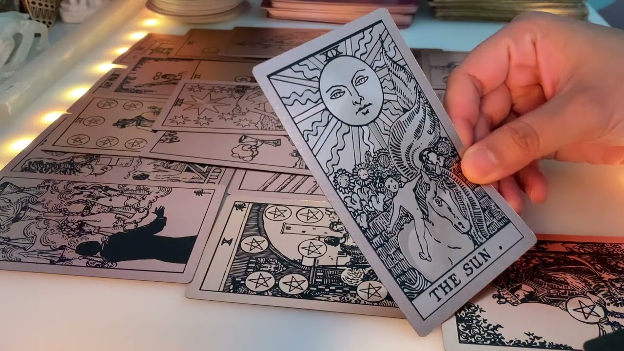 TAURO❤️♉ESTA PERSONA ESTA MUY ENAMORADA DE TI Y NO TARDARA EN TENER UN PLATICA IMPORTANTE CONTIGO😳❤️