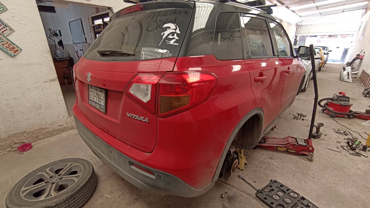 Suzuki Vitara balatas delanteras y trasera/ #suzuki #vitara2022 #frenos #rotoresvspistones #mecanica