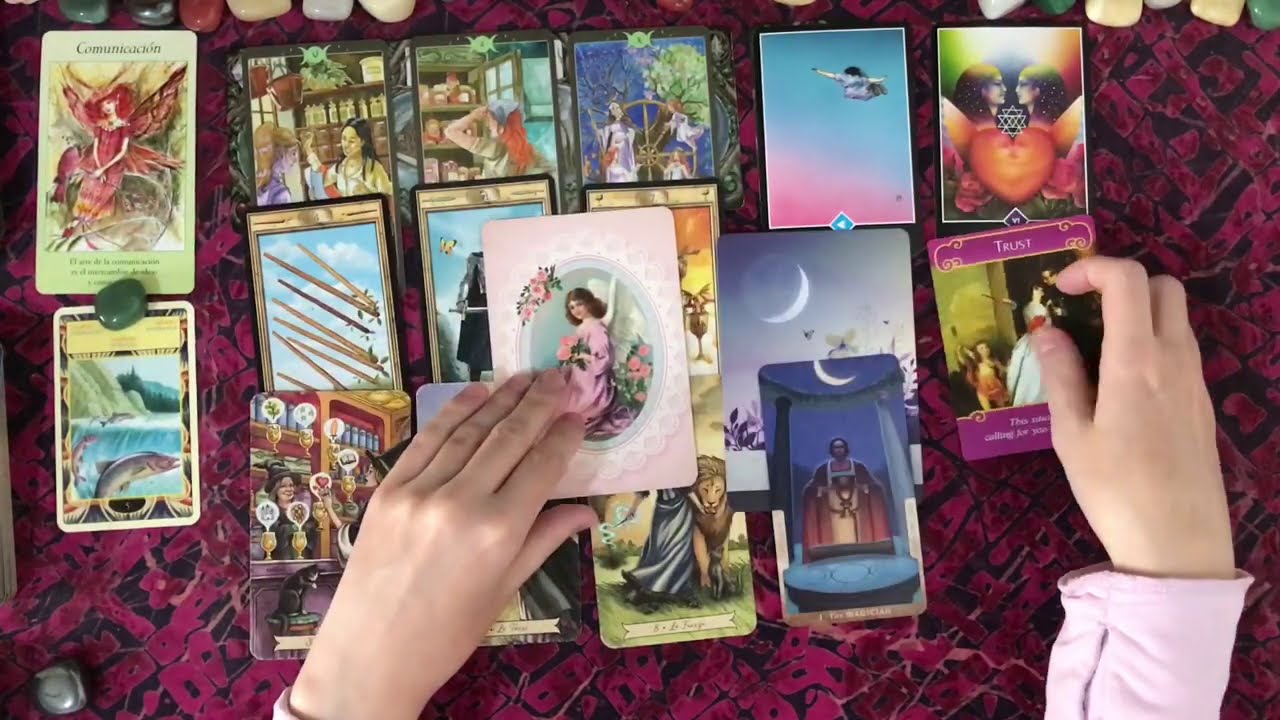 Sufre de nuestro alejamiento ? Que está haciendo ? Que hará ? Tarot interactivo del amor hoy
