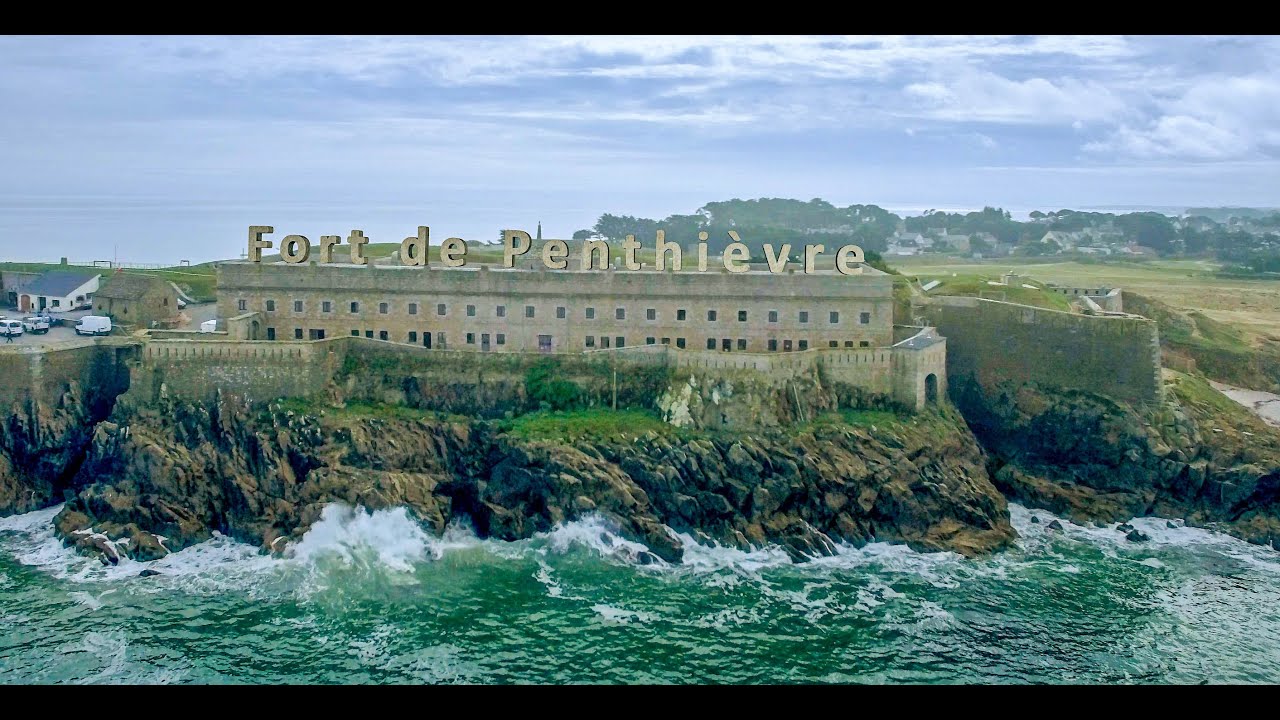Quiberon et le Fort de Penthi&egrave;vre. DRONES-BOX. Drone. 4K