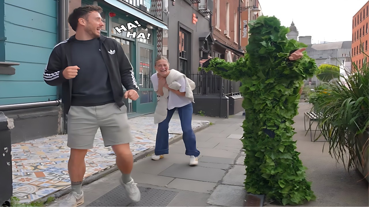 Best of Bushman Prank Compilation #553 😱 Crazy Reactions 🤣 Funny Reactions 😂 Bushman Scare Cam
