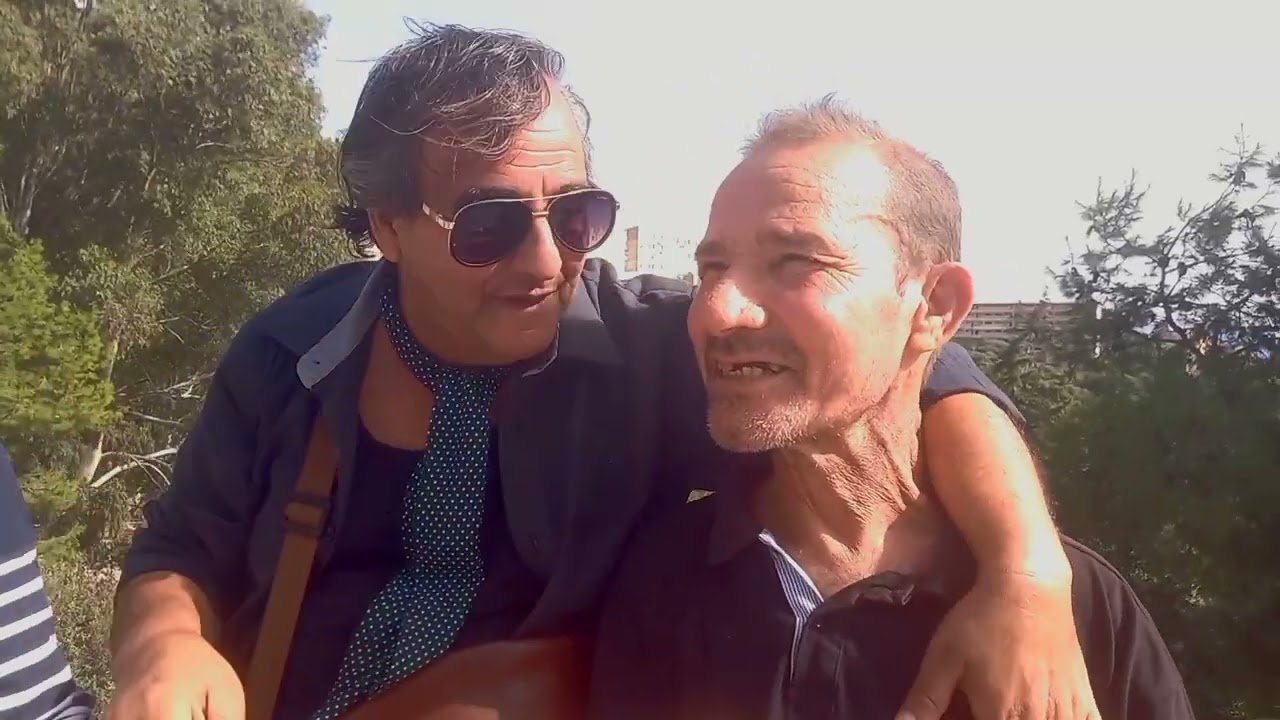 Une rencontre  fraternelle est pleine d'amitié et de nostalgie avec les gens de bougie