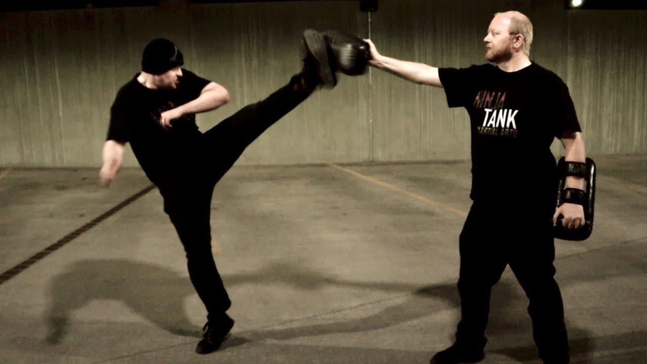 How To Capoeira Spin Kick At Close Range │ Armada