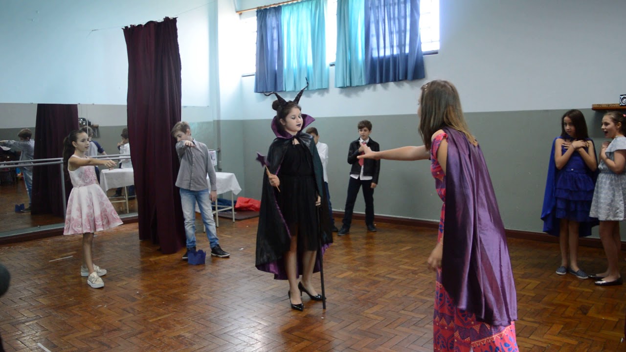 5º Ano - Teatro:Os Descendentes