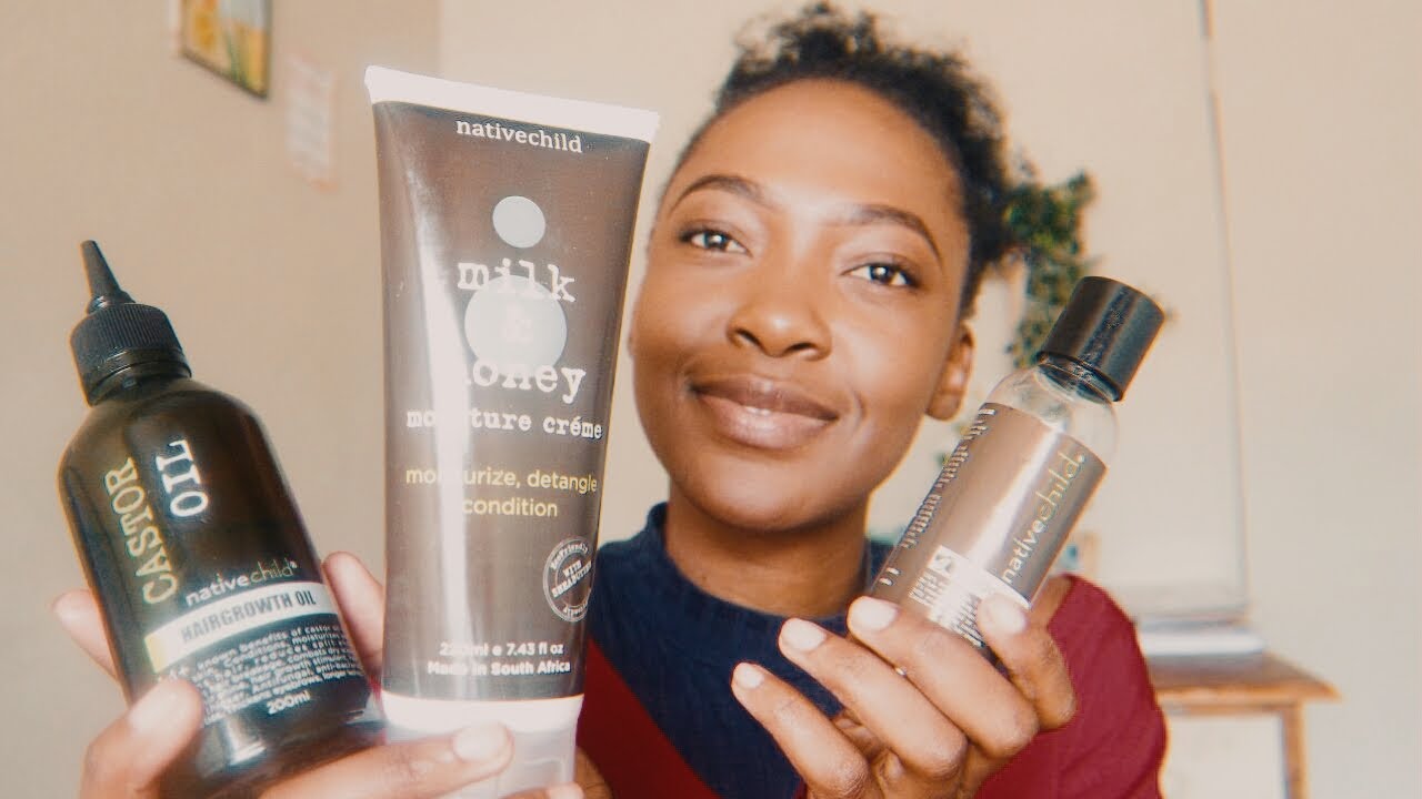 MOISTURIZING MY TRANSITIONING NATURAL HAIR | SOUTH AFRICAN YOUTUBER