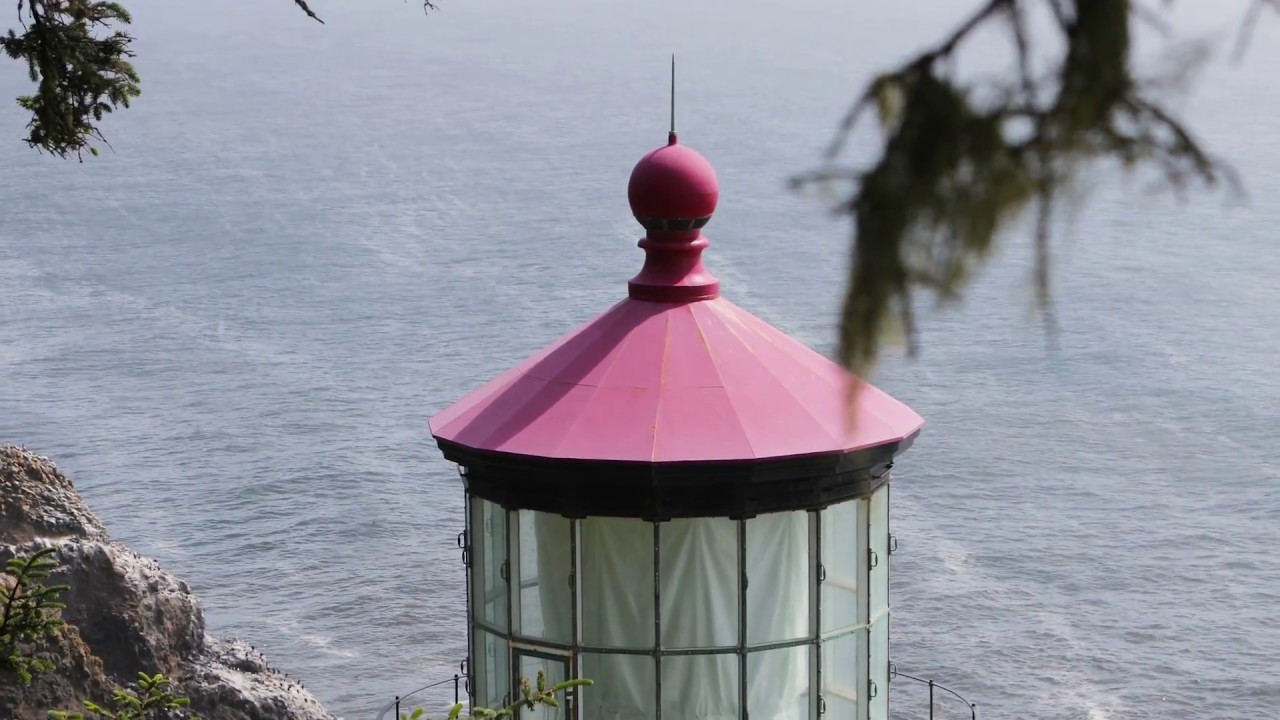 Heceta Head Lighthouse on the Oregon Coast | Eugene, Cascades & Coast