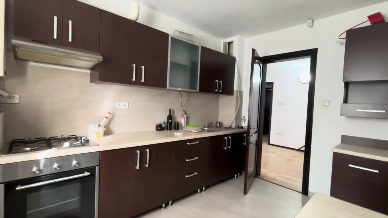 Apartament 3 camere Primaverii la strada, parter