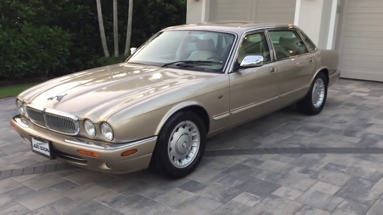 Обзор и тест-драйв Jaguar XJ8 Vanden Plas 1999 года от Auto Europa Naples