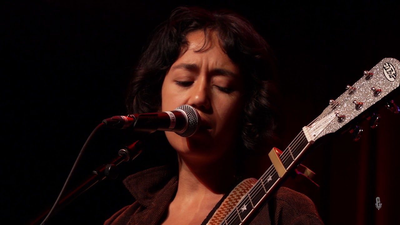 Haley Heynderickx - Ayan’s Song (Live on eTown)