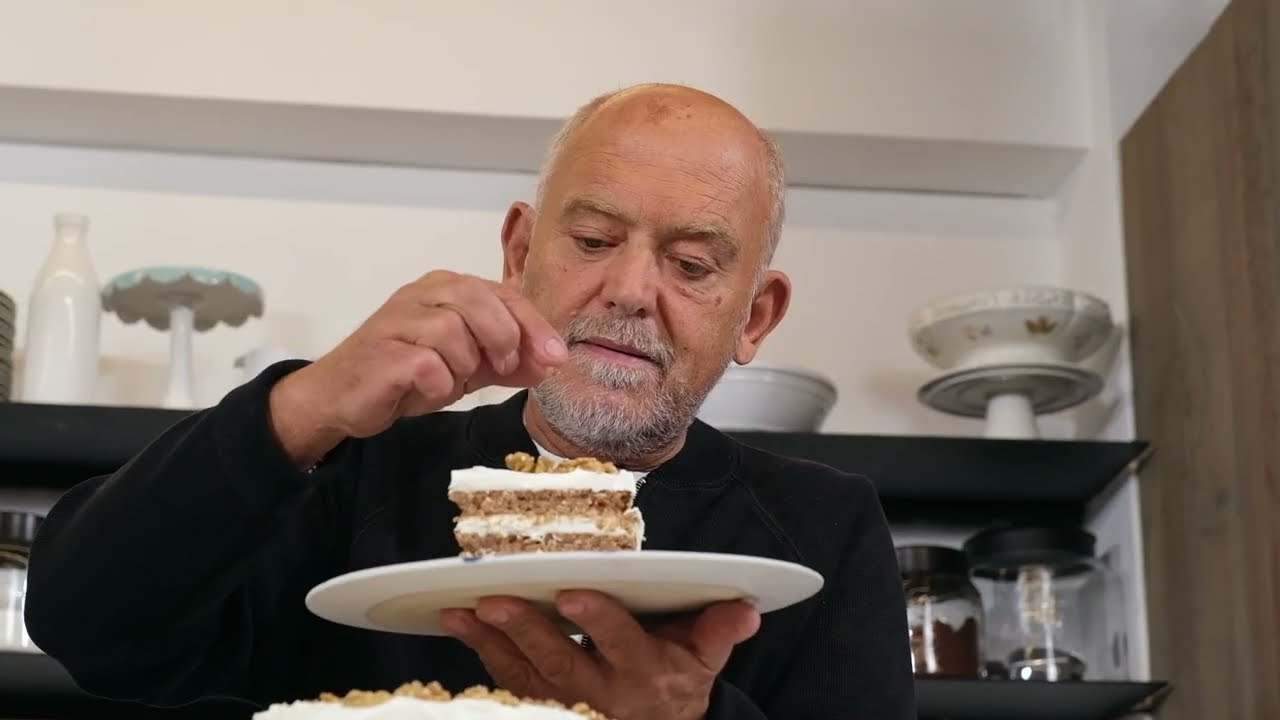 | Olivemagazine.gr | Τούρτα καρυδόπιτα από τον Στέλιο Παρλιάρο