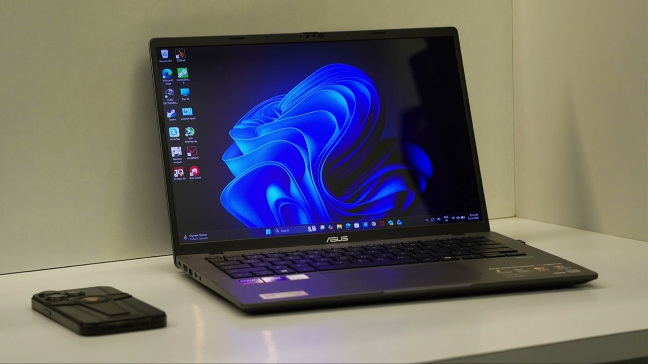 Asus Vivobook S14 (M3407) Review: Big Battery, AI Features and a Brilliant OLED Display