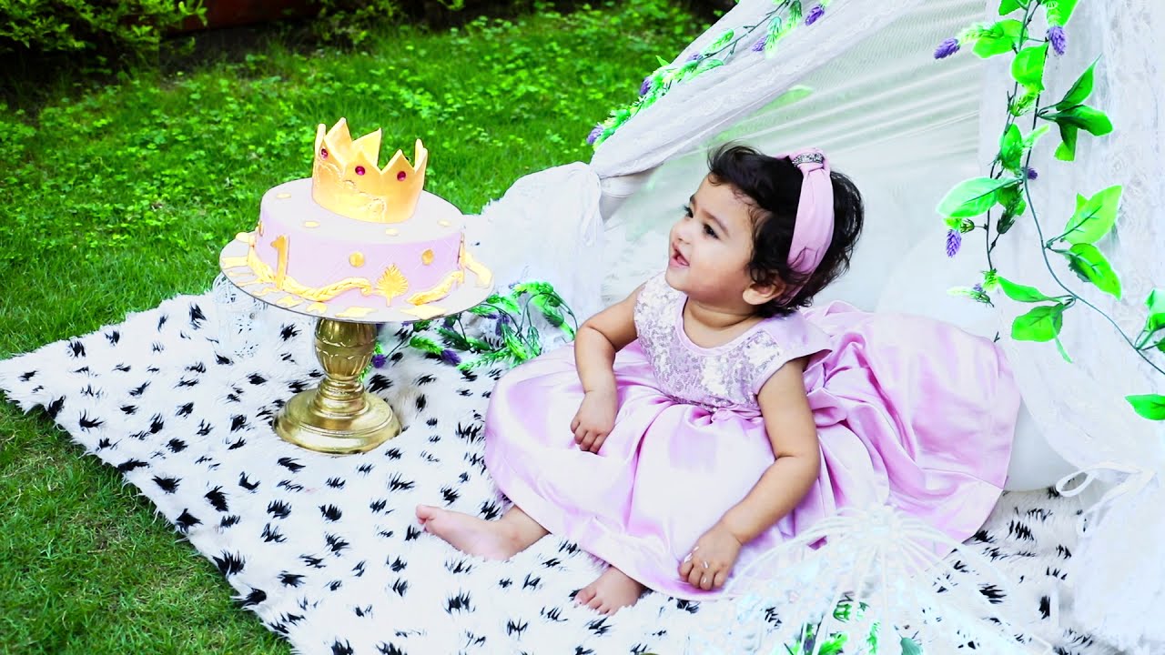 Cake Smash 1st Birthday Shoot by Shital Photo Studio | Surat's Best Baby Photography Studio
