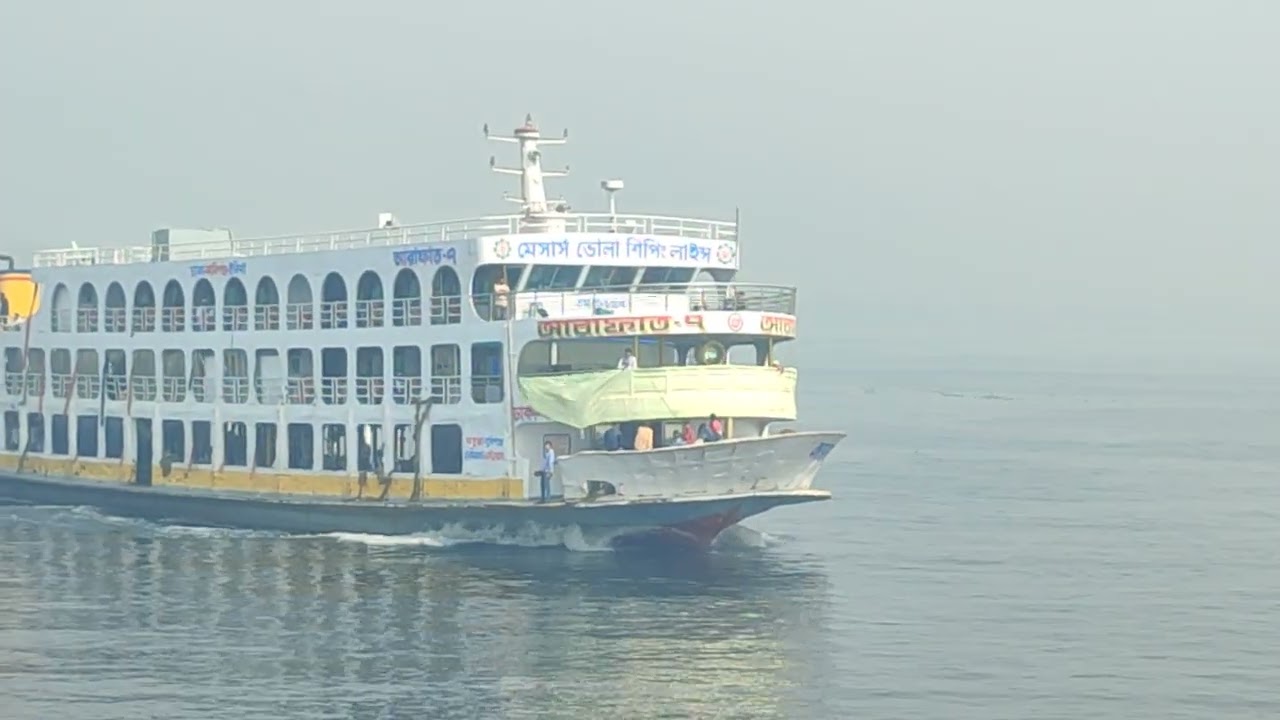 দুর্দান্ত গতিতে ইলিশা মিজিকান্ধিঘাট যাচ্ছে আরাফাত ৭ লঞ্চ 🧐