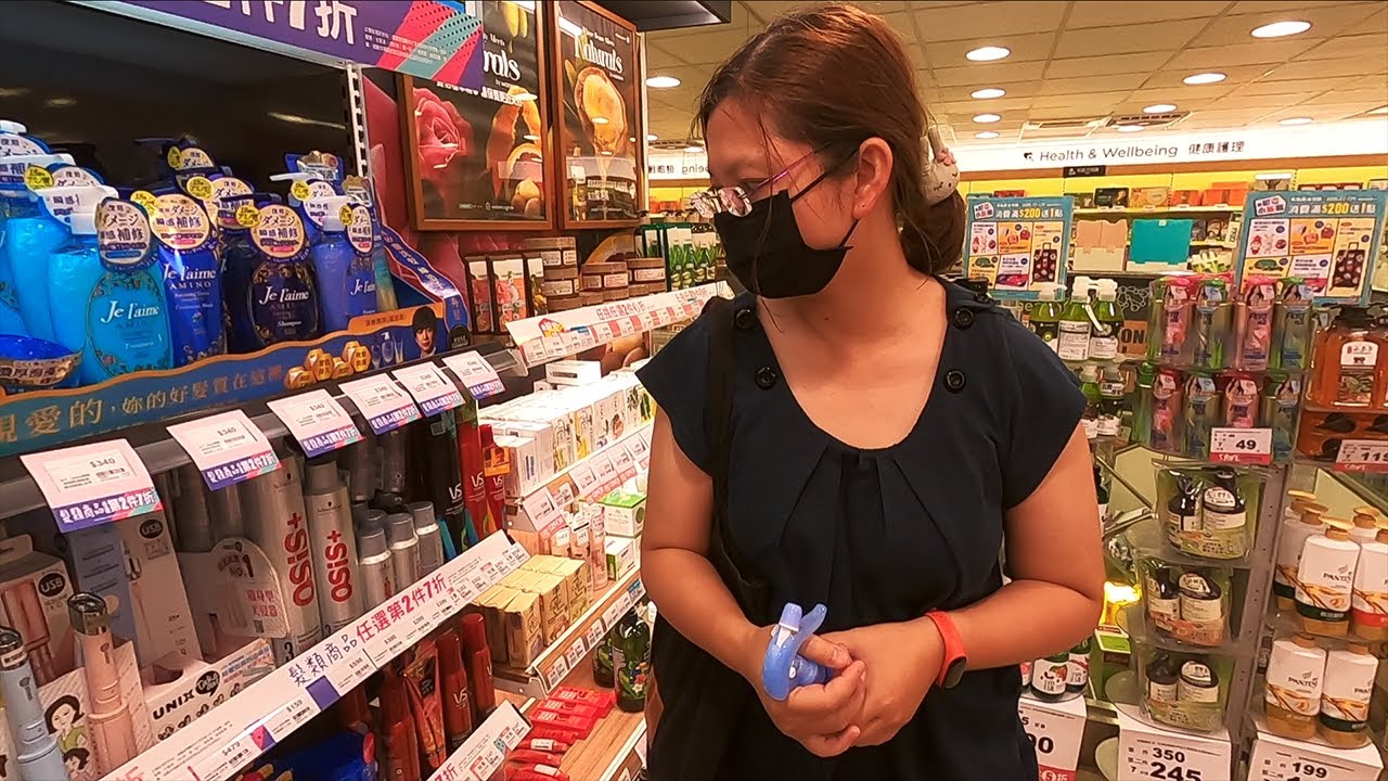 孩子今晚畢業宿營｜跟老婆逛屈臣氏..買了200元鹹水雞!