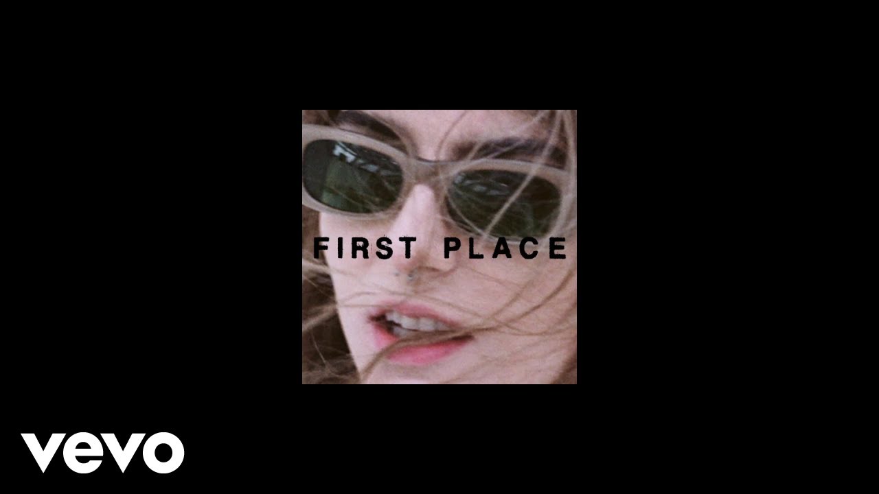b&uuml;low - First Place (Audio)