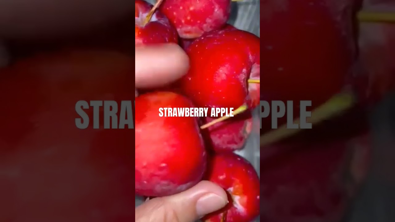 STRAWBERRY APPLE #strawberry #apple #fruit #viral #ytshorts #shorts #satisfying #shortsfeed #food