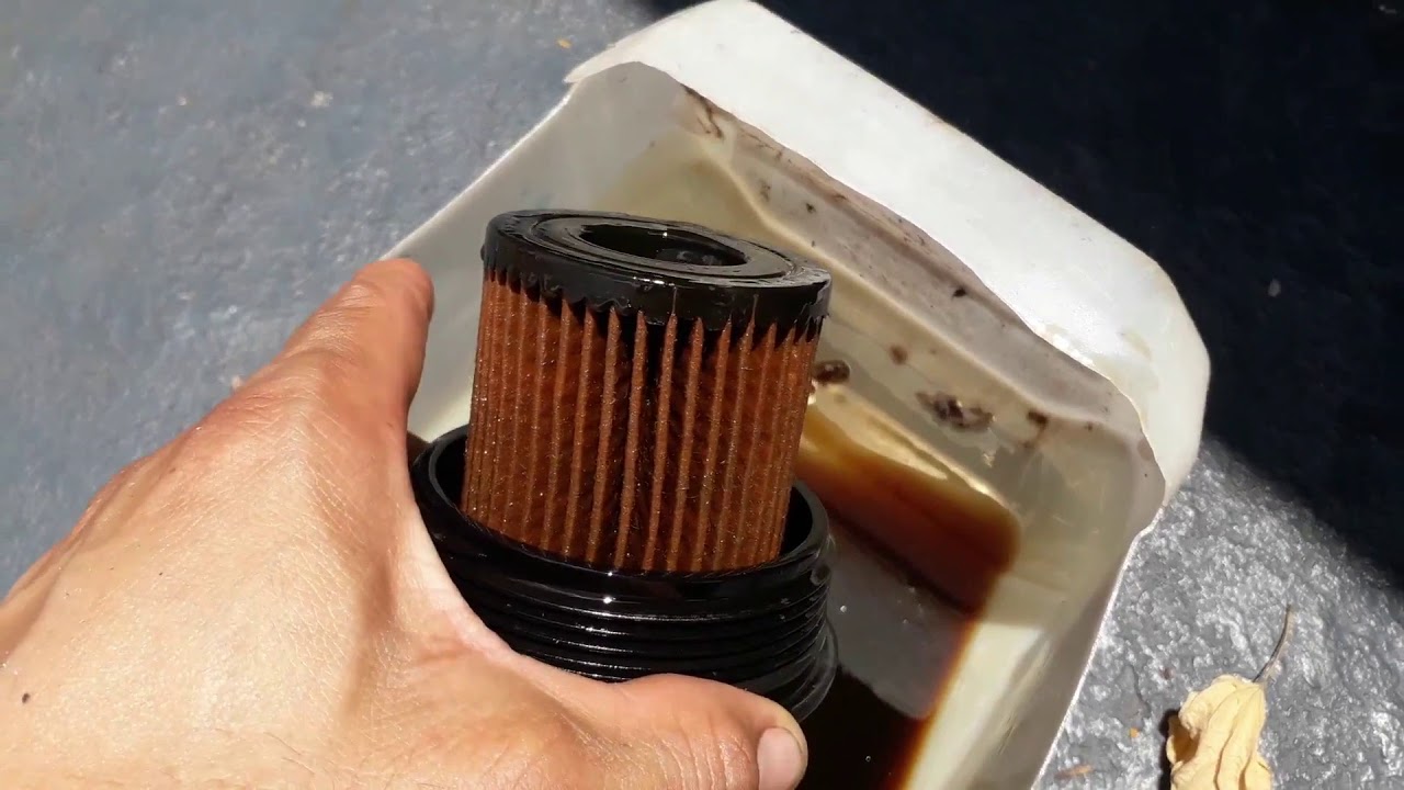 Efetuando a troca do óleo do Ford Fusion