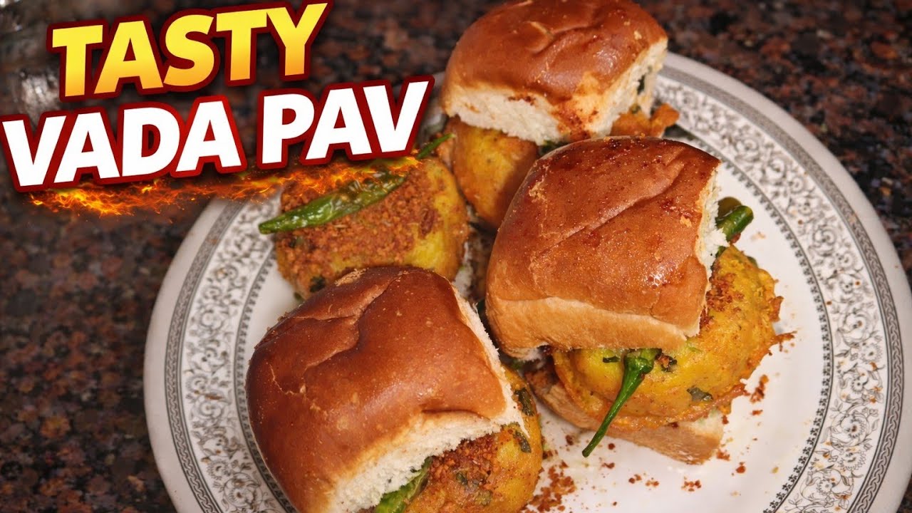 Street Style Vada Pav Recipe | Perfect Monsoon Snack Ghar Par Banaaye Mumbai Ka Famous Vada Pav 😍