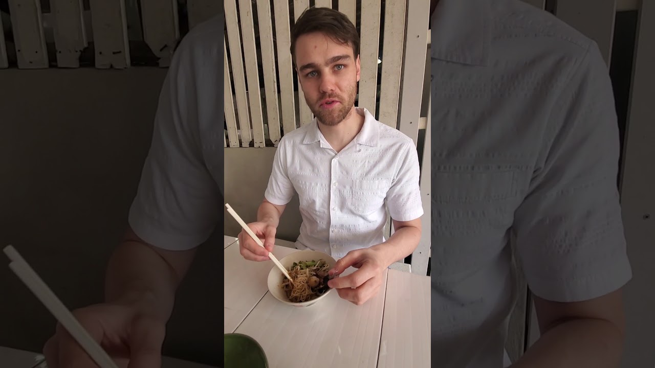 Boat Noodles in Ayutthaya in Thailand at Pa Lek Boat Noodle