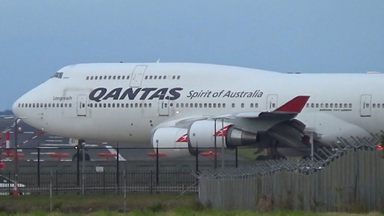 Qantas B747-438(ER) + A380 | Takeoff Sydney Airport | VH-OEI VH-OQD