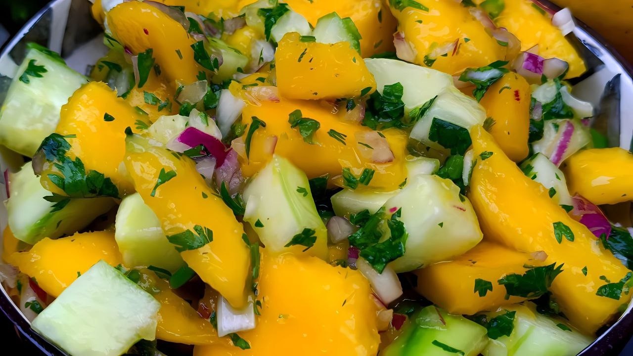 La ensalada de mango más fácil y deliciosa con ingredientes simples 🥭