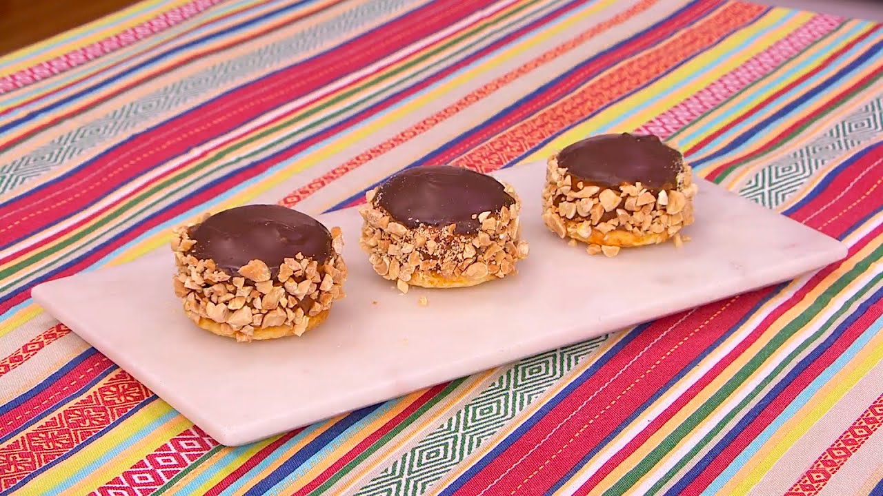 Alfajores de chocolate y maní
