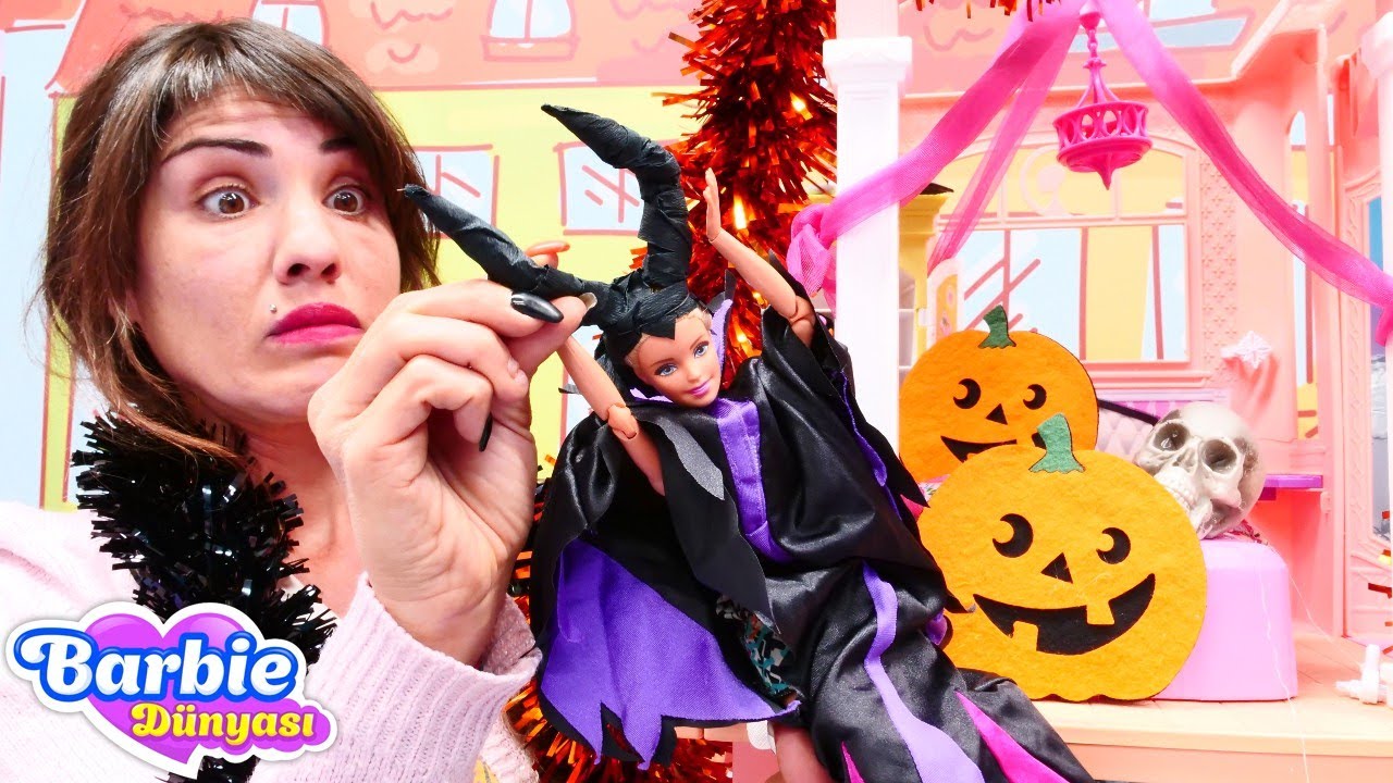Ümit ile Barbie oyunları! Ümit Halloween parti ertesi günü Barbie'ye geliyor. Barbie videoları