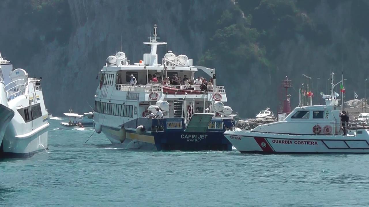 Incidente nel porto di Capri: il Capri Jet urta il Ponza Jet