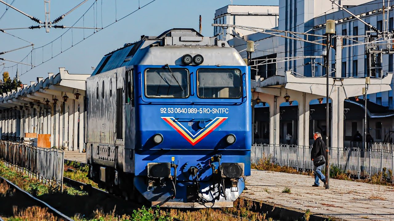Locomotiva diesel / Diesel locomotive GM 989 în / in Timisoara