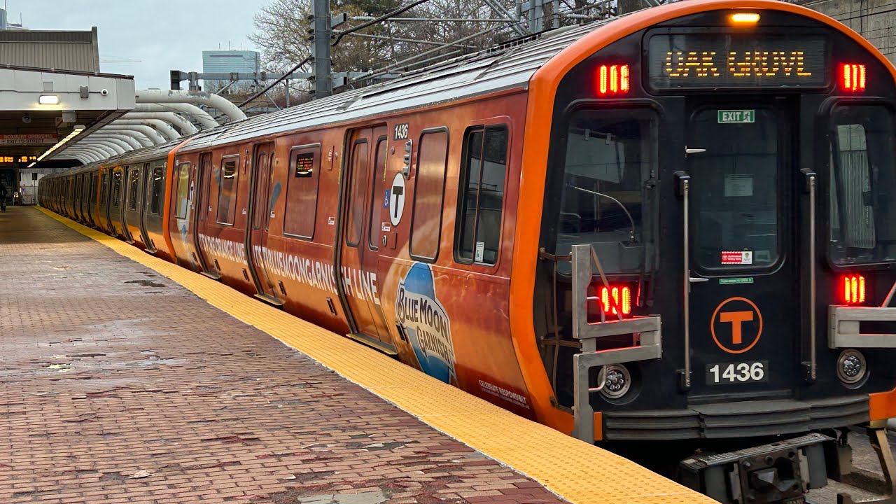 Light Railfanning @ Roxbury Crossing! Ft: Fast Amtrak & MBTA Trains!