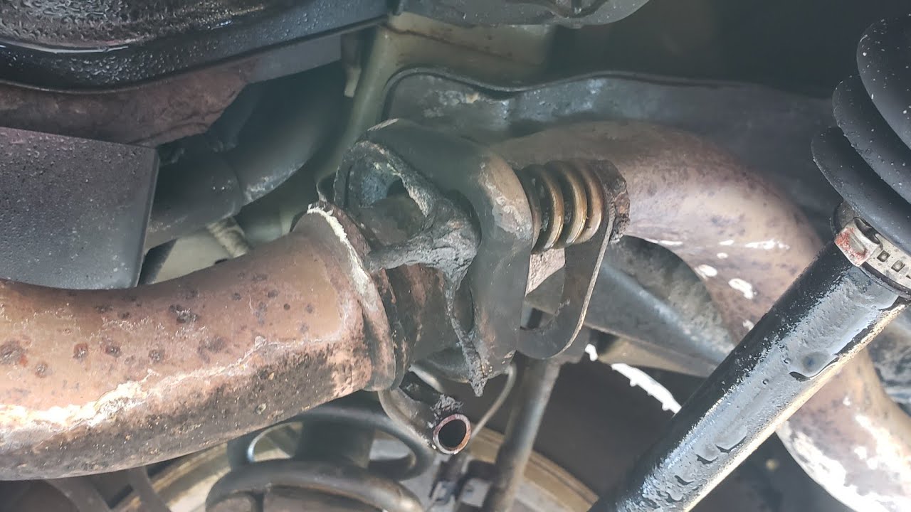 Honda CRV Bad Exhaust Leak at Rear Muffler Flanges Temporary Fix than Replacement 4 Now
